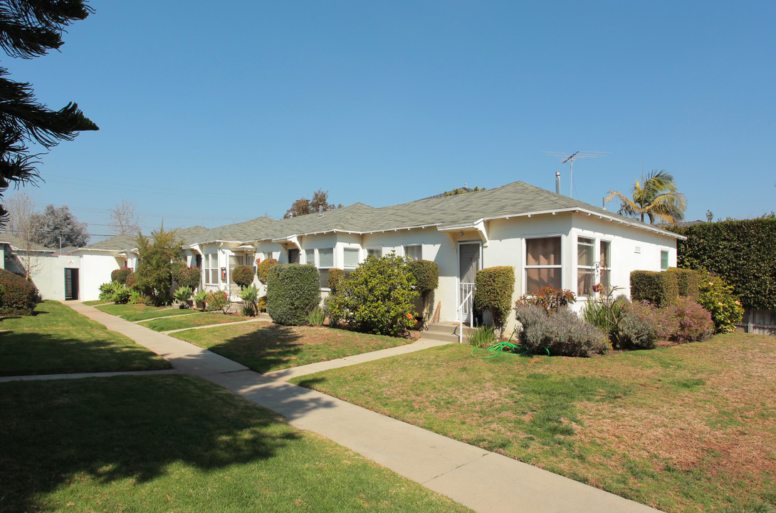 1333 Oak St in Santa Monica, CA - Building Photo