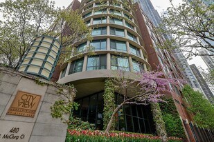 480 N McClurg Ct in Chicago, IL - Building Photo