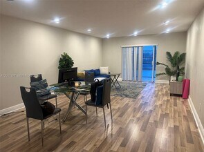 879 NE 195th St in Miami, FL - Building Photo - Building Photo
