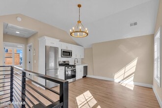 39 Sea Drift Ave in Highlands, NJ - Building Photo - Building Photo