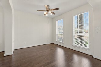 2202 Lago Canyon Ct in Houston, TX - Building Photo - Building Photo