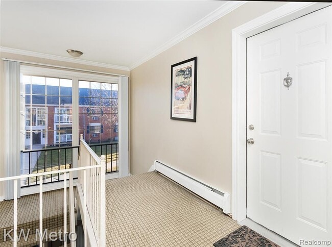 2425 Torquay Ave in Royal Oak, MI - Foto de edificio - Building Photo