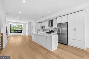 2534 Elvans Rd SE in Washington, DC - Building Photo