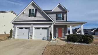 5317 Debut Ave in Hope Mills, NC - Building Photo