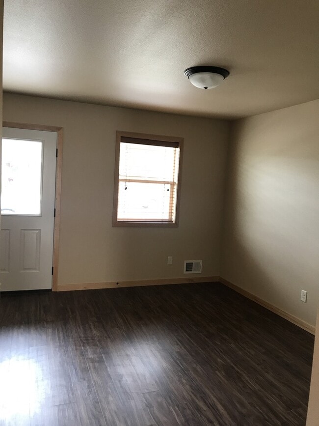 3335 Warbler Way in Bozeman, MT - Foto de edificio - Building Photo