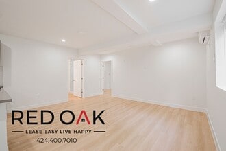 6738 Independence Ave in Los Angeles, CA - Building Photo - Building Photo