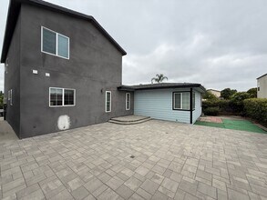 5317-5319 W Falls View Dr in San Diego, CA - Building Photo - Building Photo