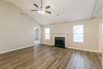 4935 River Overlook Way in Stonecrest, GA - Building Photo - Building Photo