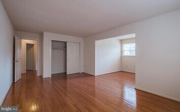 14342 Brookmere Dr in Centreville, VA - Building Photo - Building Photo