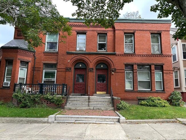 property at 8 Park St