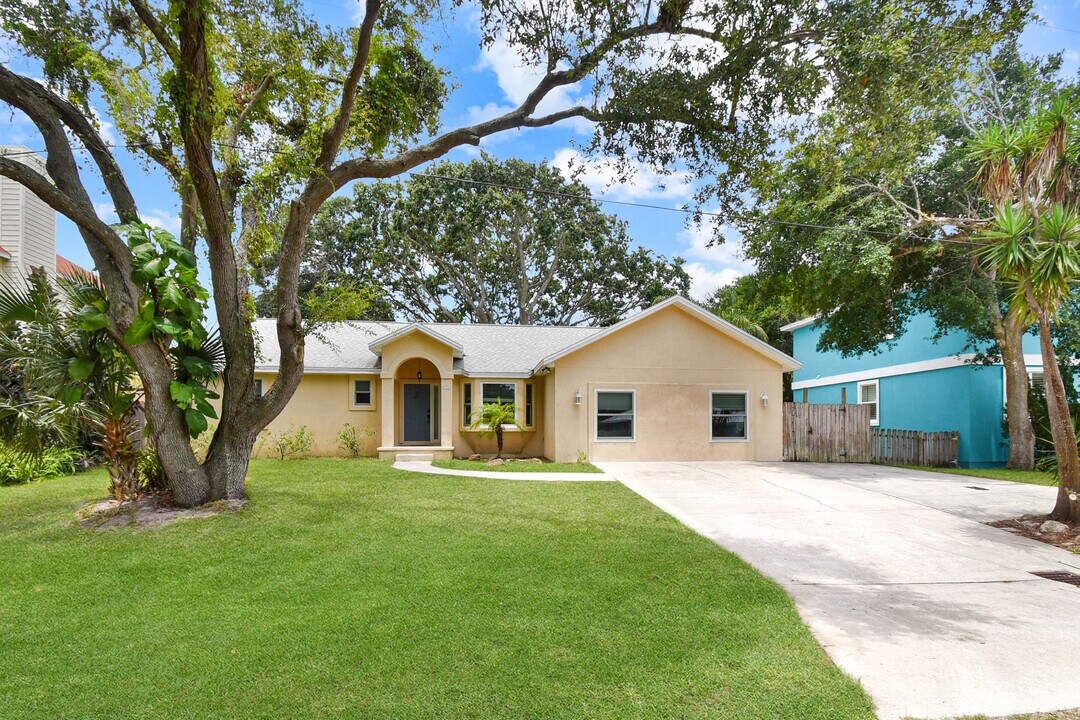 134 15th St in St. Augustine, FL - Building Photo