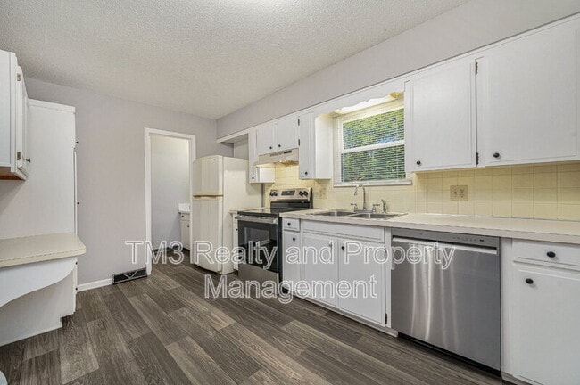 property at 3731 NE Colonial Dr