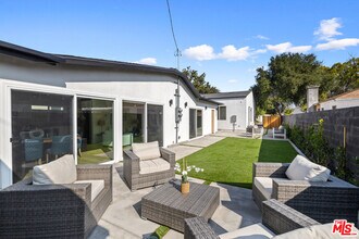 521 N Lamer St in Burbank, CA - Building Photo - Building Photo
