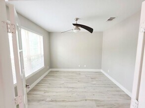 4822 La Santa Rd in San Antonio, TX - Building Photo - Building Photo