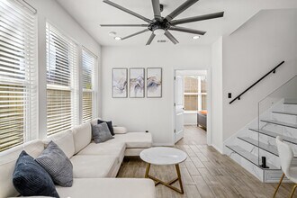 3518 Dennis St, Unit ID1387517P in Houston, TX - Foto de edificio - Building Photo