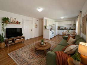 35 Roberts Rd, Unit 33-2R in Cambridge, MA - Building Photo - Building Photo