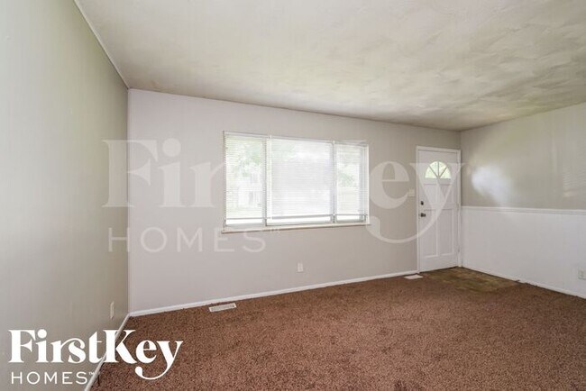 38 Crestview Dr