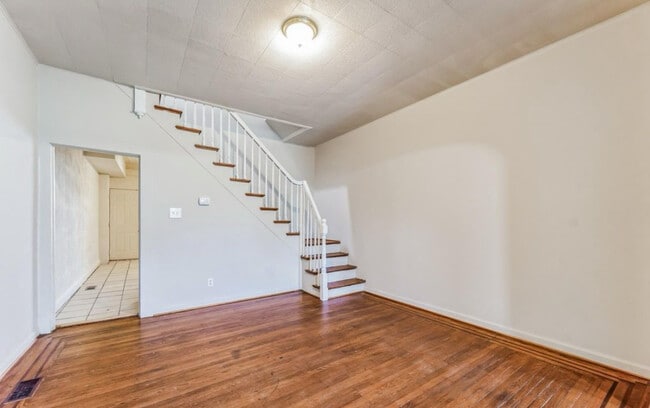 property at 2934 Clifton Park Terrace