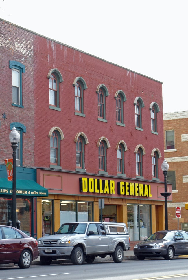 6 E Main St