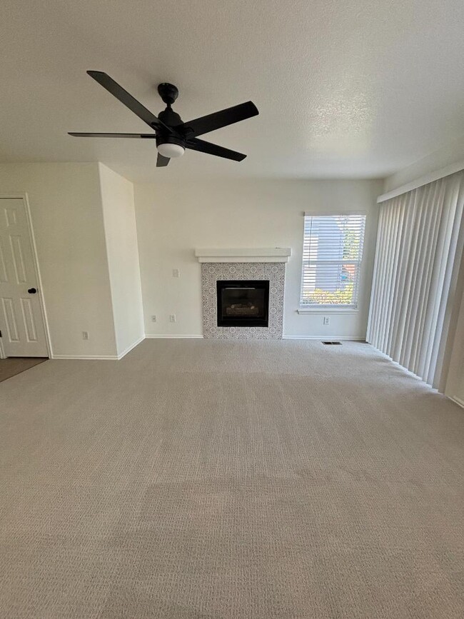 9724 Queenscliffe Dr in Littleton, CO - Building Photo - Building Photo