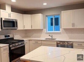 CUNARD AVENUE, Unit 1 in Staten Island, NY - Building Photo