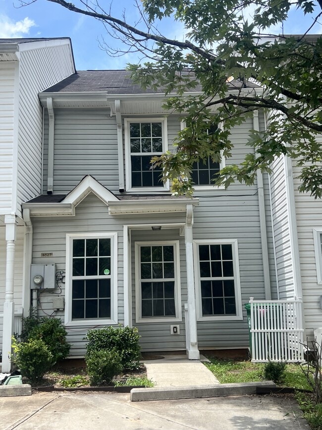 property at 6527 Wellington Chase Ct