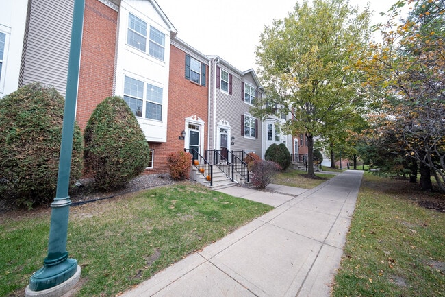 706 Village Pkwy in Circle Pines, MN - Building Photo - Building Photo