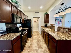 655 W Vistoso Highlands Dr, Unit 129 in Oro Valley, AZ - Building Photo - Building Photo