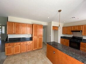 5106 Rowe Dr in Fairfield, CA - Building Photo - Building Photo