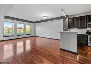 615 N 1st St-Unit -405 in Minneapolis, MN - Building Photo - Building Photo