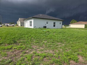 2305 Loraine Ave S in Lehigh Acres, FL - Building Photo - Building Photo