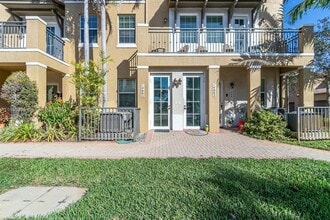 14665 SW 9th St in Pembroke Pines, FL - Building Photo - Building Photo