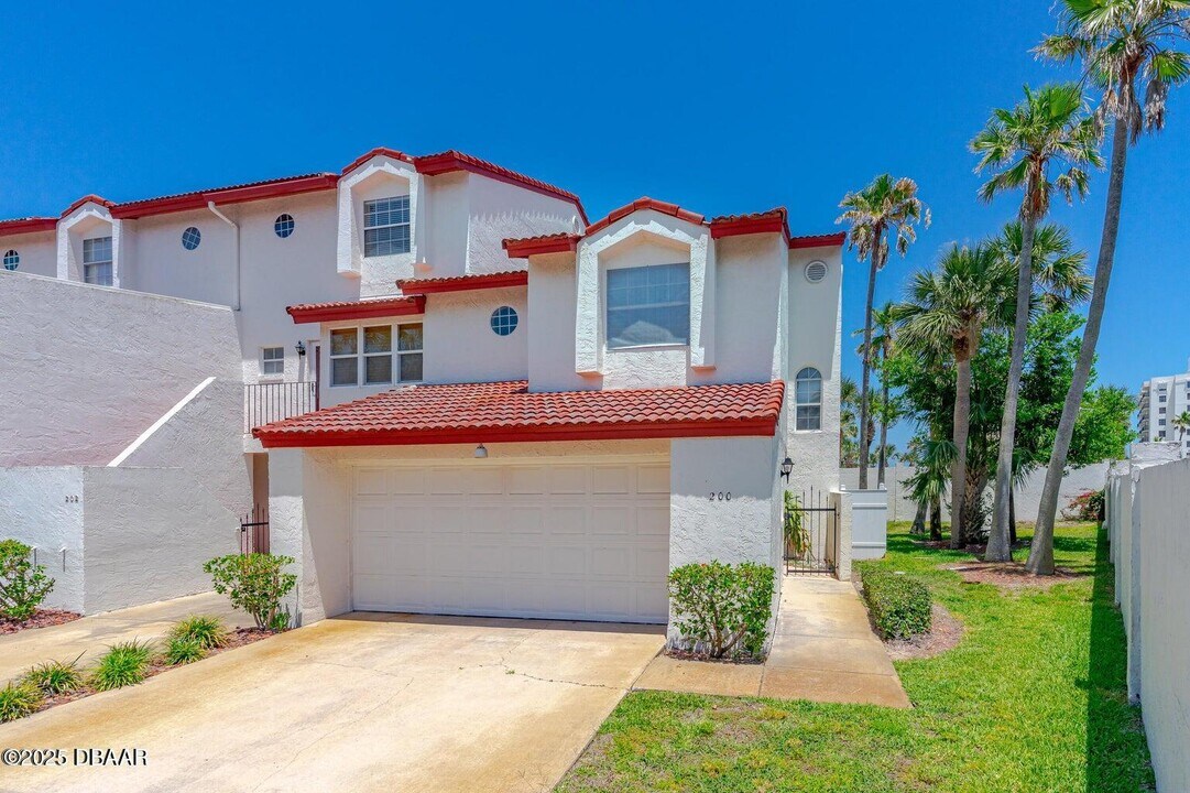 200 Florida Shores Blvd in Daytona Beach Shores, FL - Building Photo