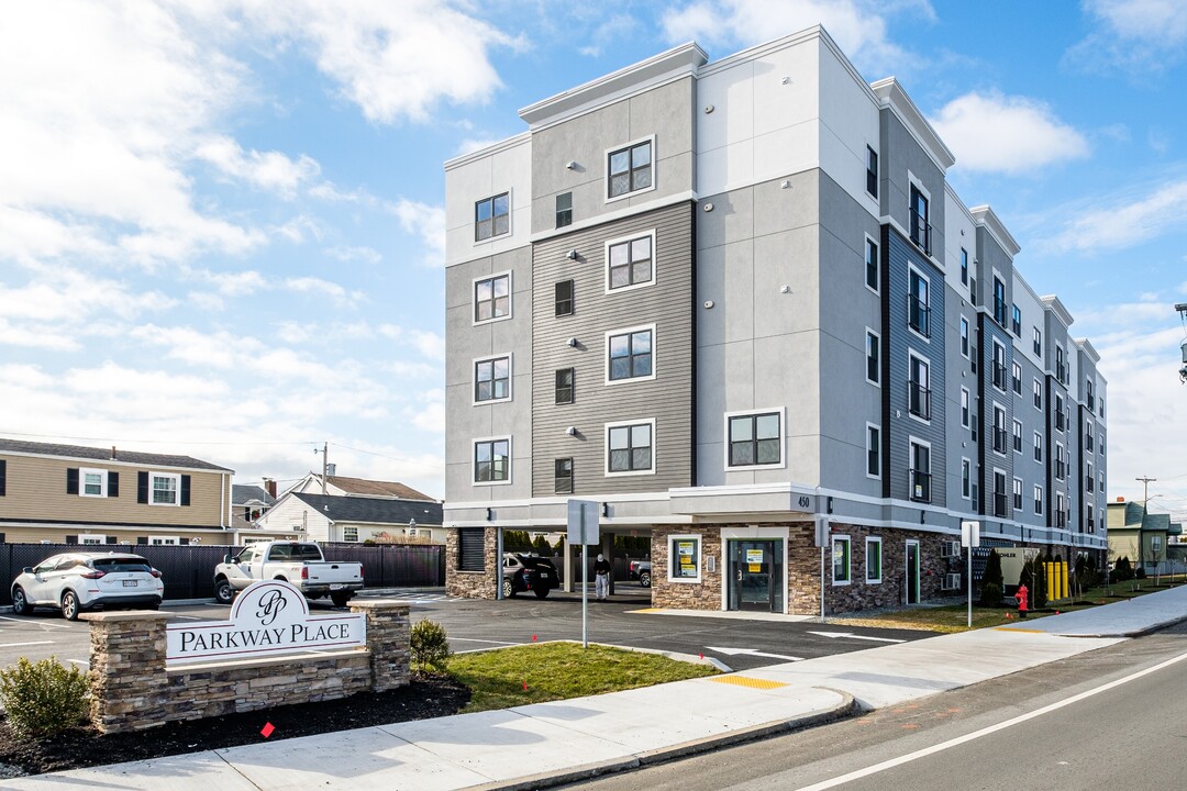 450 American Legion Hwy in Revere, MA - Building Photo