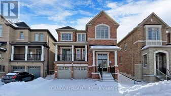 19 Faimira Ave in Georgina, ON - Building Photo