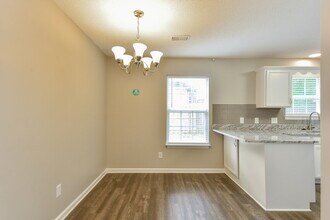 712 Alisa Cove in La Vergne, TN - Building Photo - Building Photo