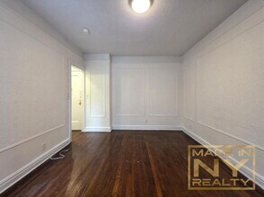 25-21 31st Ave in Queens, NY - Building Photo - Building Photo