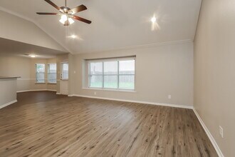 302 Cedar Branch Dr in League City, TX - Building Photo - Building Photo