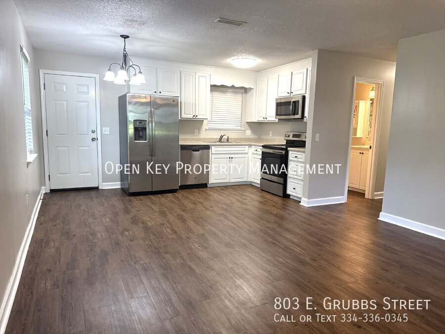 803 E Grubbs St in Enterprise, AL - Foto de edificio
