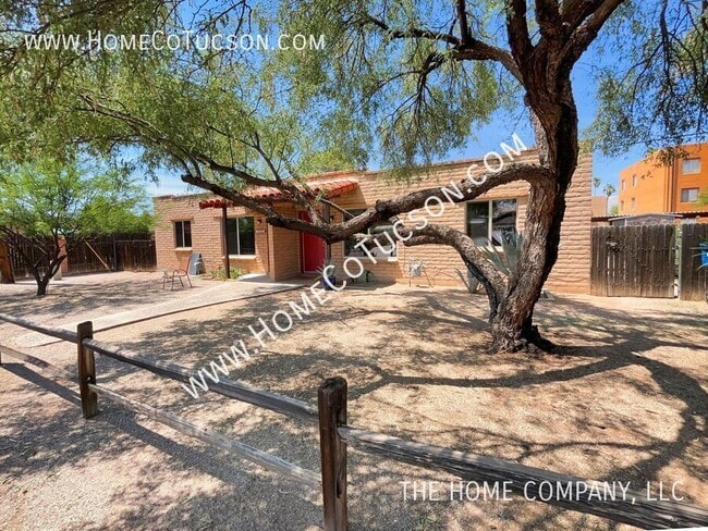 property at 1727 E Adelaide Dr