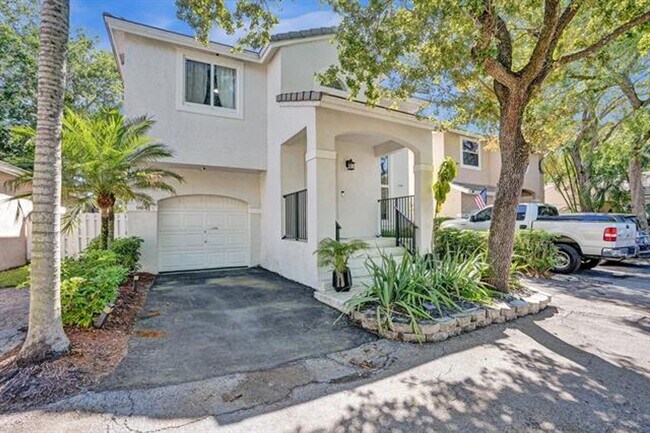 9841 NW 9th Ct in Plantation, FL - Building Photo - Building Photo