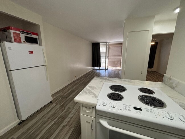 1535 Pensacola St in Honolulu, HI - Building Photo - Building Photo