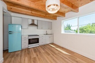8307 26th Ave NW in Seattle, WA - Building Photo - Building Photo