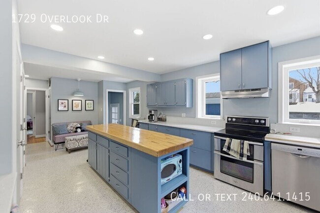 property at 1729 Overlook Dr