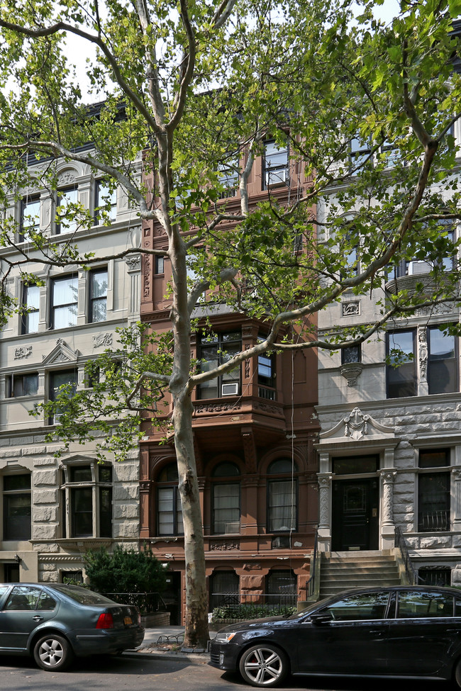 114 W 74th St in New York, NY - Building Photo - Building Photo