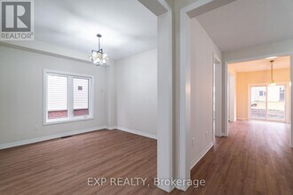 19 Stennett Dr in Georgina, ON - Building Photo - Building Photo