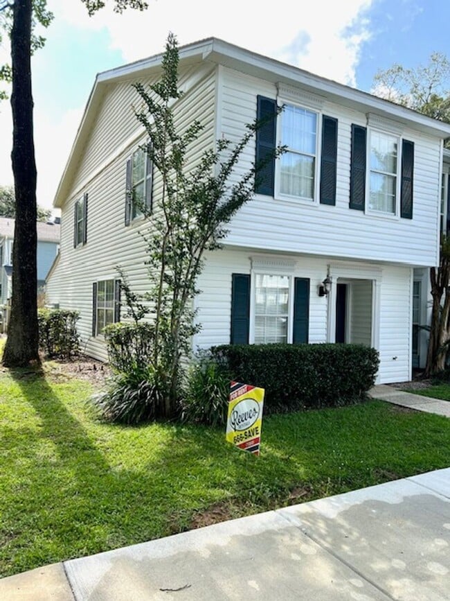 property at 270 Hillcrest Rd