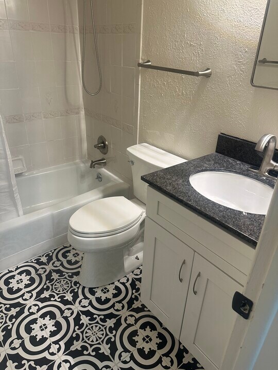 10721 W 38th Ave in Wheat Ridge, CO - Building Photo