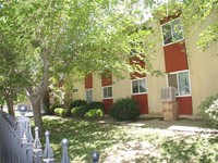 222 E Avenue Q7 in Palmdale, CA - Foto de edificio - Building Photo