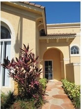 8858 W Flagler St, Unit 208 in Miami, FL - Building Photo - Building Photo